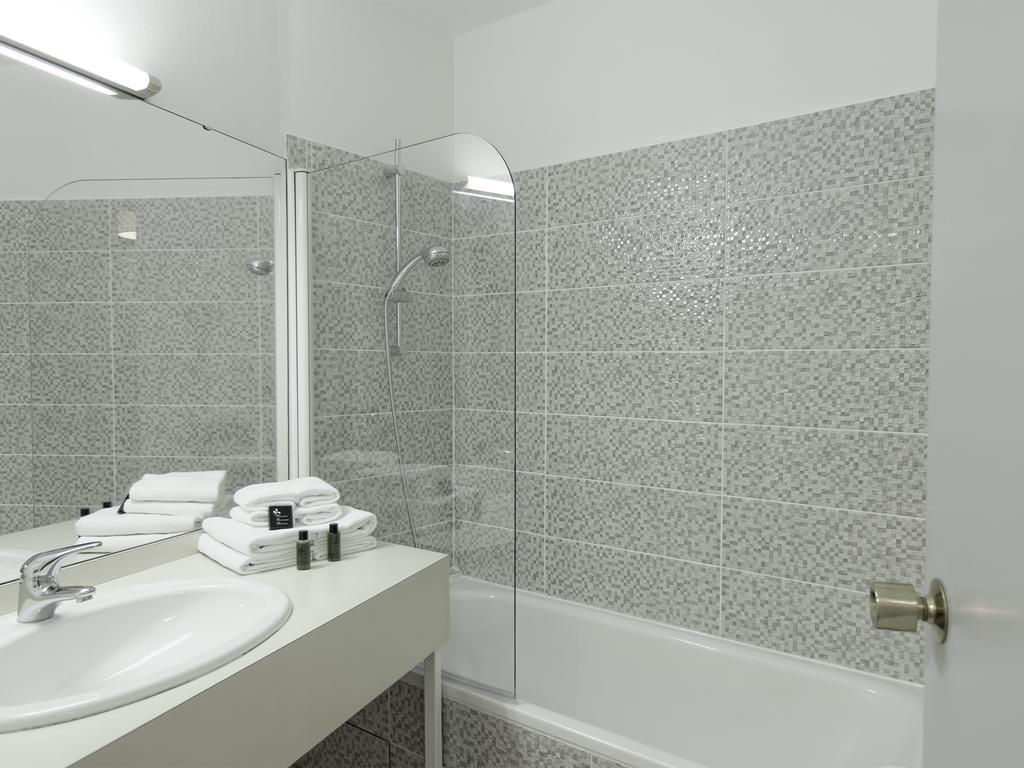 Hotel Le Chantereigne Les Noes-pres-Troyes Екстериор снимка