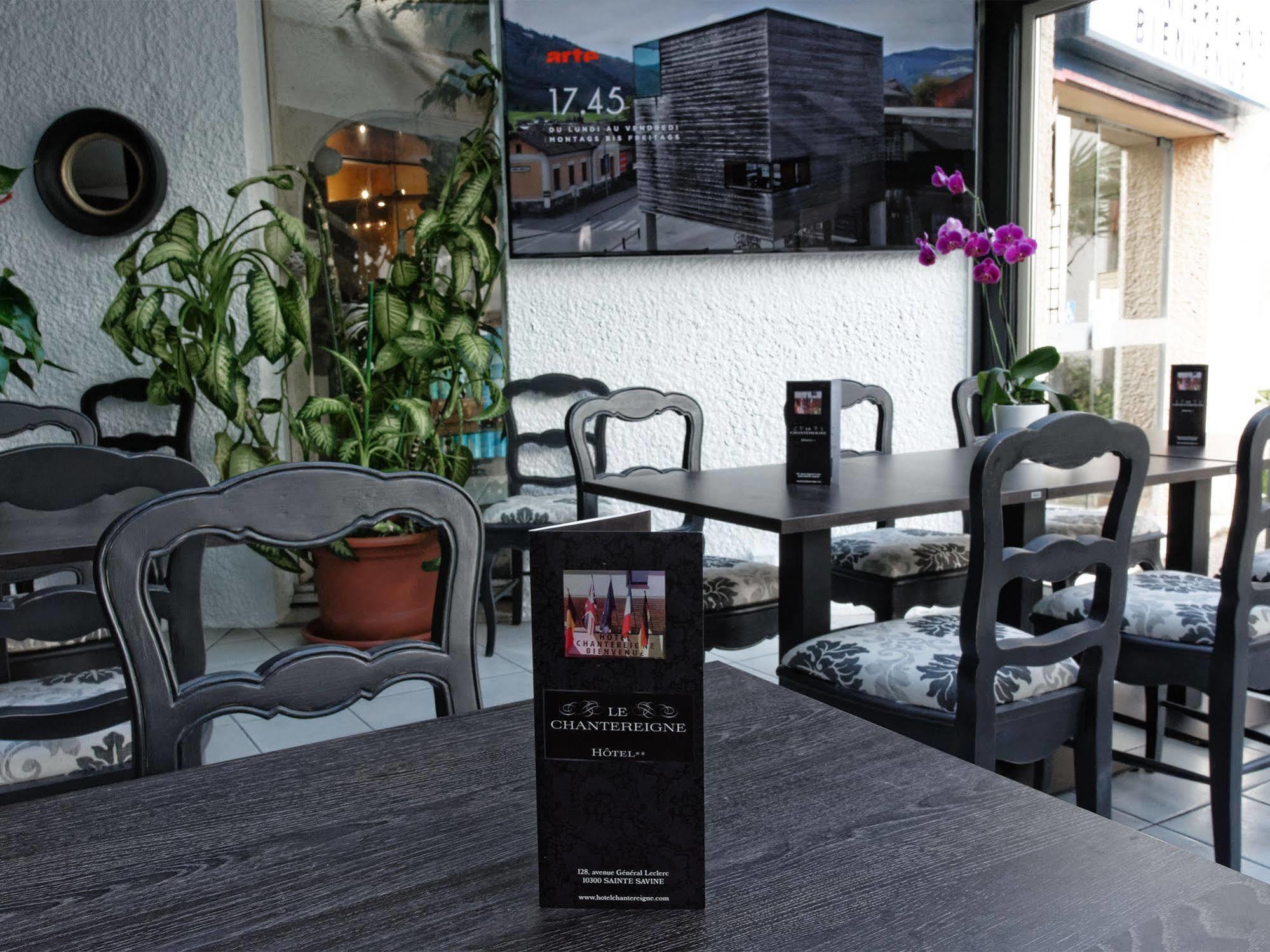 Hotel Le Chantereigne Les Noes-pres-Troyes Екстериор снимка